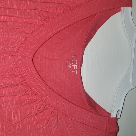 Cute Loft Sleeveless Shirt - Picture 2 of 5